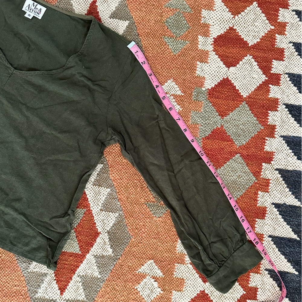 Me & Arrow V Neck Blouse In Moss - image 6